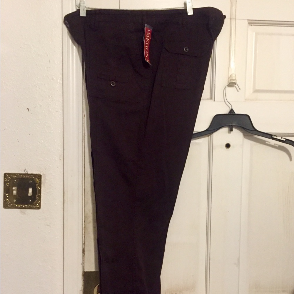 Cotton Ladies Trousers with pocket details.